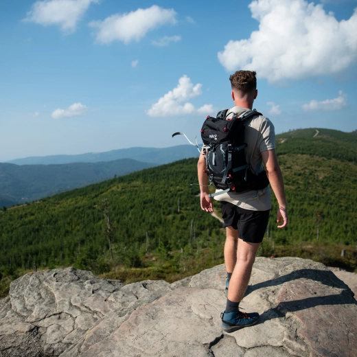 Združljivost s hidracijskim mehom za pitje med hojo