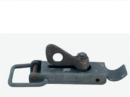 Vzvodna zapaha z vrtljivim ušesom