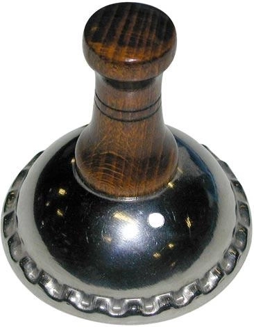 Modelček za krofe iz nerjavečega jekla z lesnim ročajem 7 cm