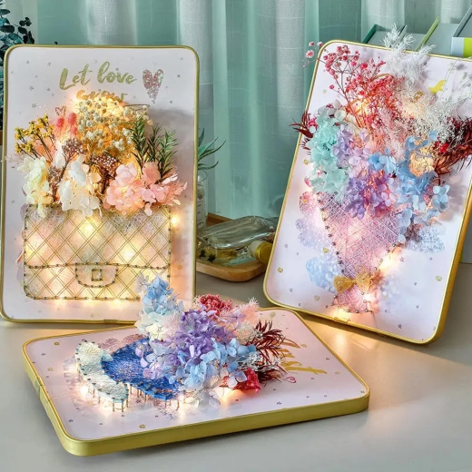 Ustvarjalni komplet string art z LED svetlobo 21 × 30 cm – torbica s cvetovi