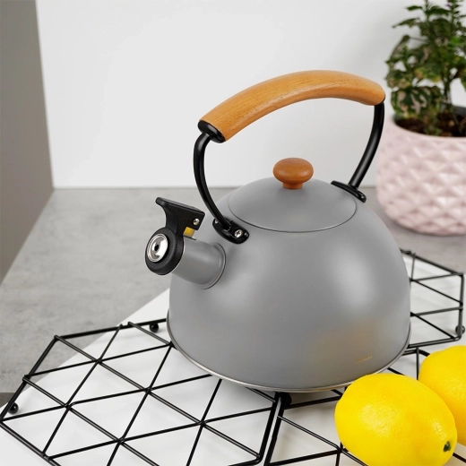 Ergonomski lesen ročaj za varen oprijem