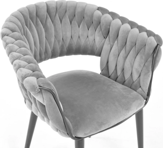 Pleten naslon, ki narekuje slog