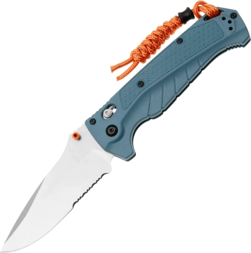 Partially serrated blade for wet rope