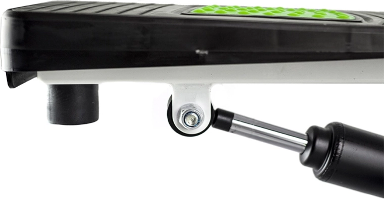 Twist gibanje za oblikovanje zadnjice in stegen