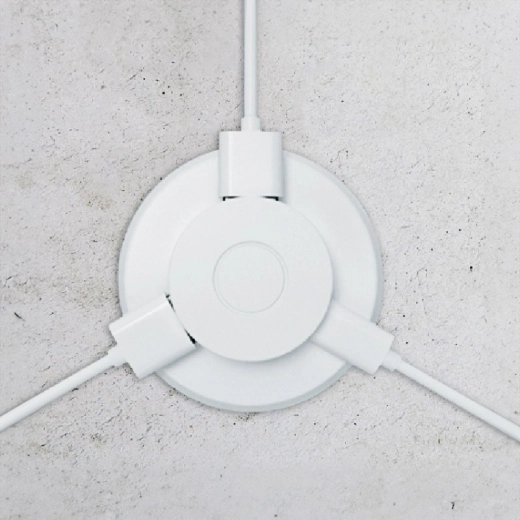 Hitro polnjenje: USB‑C PD in USB‑A Quick Charge 3.0