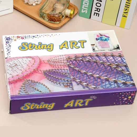 Ustvarjalni set string art z LED lučkami 21 × 30 cm – košarica s cvetjem