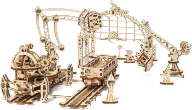 Ugears lesene mehanske sestavljanke Mechanical Town železniško pretovorišče