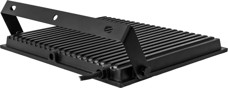 Preprosta namestitev zahvaljujoč 15‑cm kablu in nosilcu