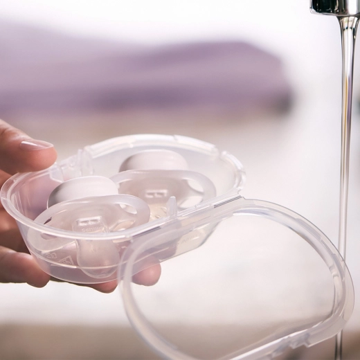 Higiena na poti s priloženim ohišjem