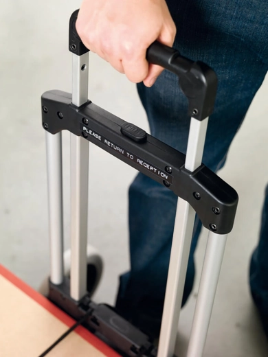 Ergonomski oprijem za udobno označevanje