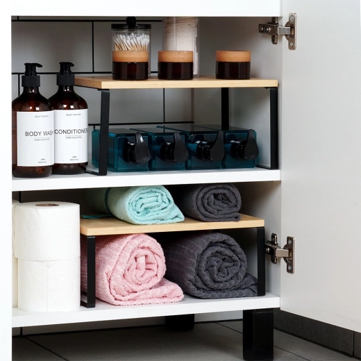 Red tudi v zaprtih omaricah