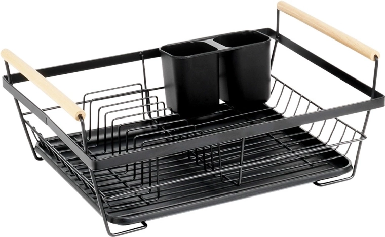 Čist kuhinjski pult brez kapljic