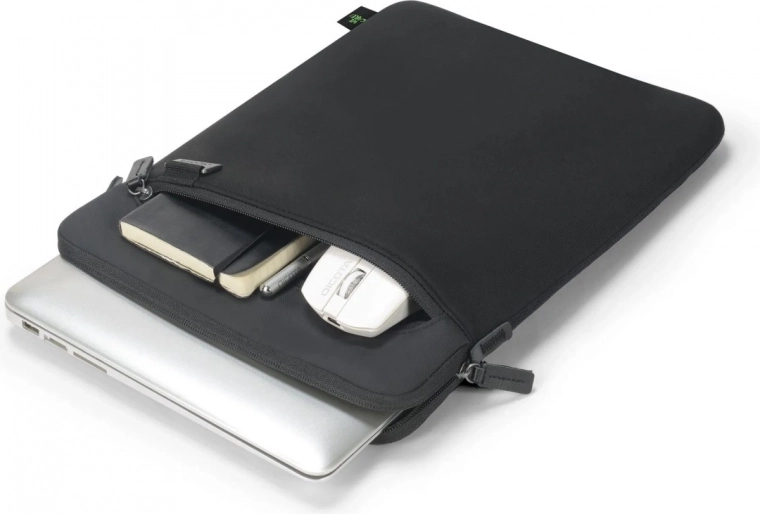 Praktičen sprednji žep za dodatke