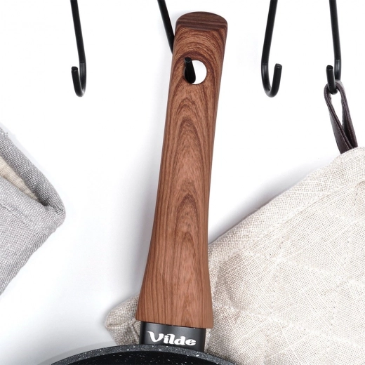 Ergonomski, hladno ostajajoči ročaj