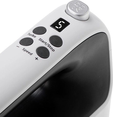 9 hitrosti z LCD za natančen nadzor