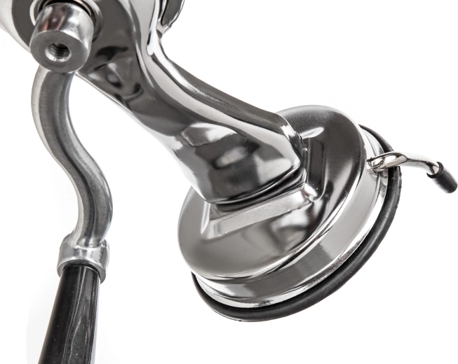 Stabilna pritrditev zahvaljujoč močnemu prisesku