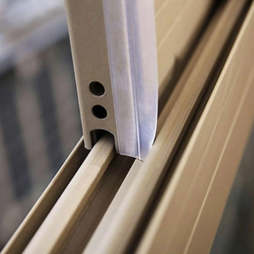 Univerzalna uporaba za vrata in okna