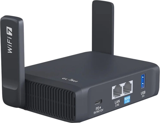 2,5G Ethernet + USB 3.0 v kompaktni izvedbi
