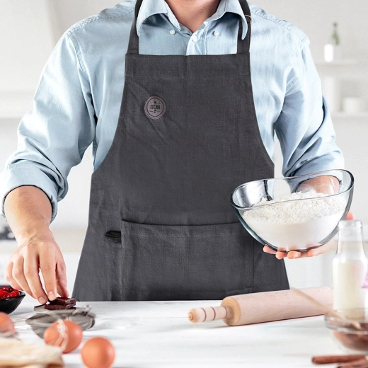 Nastavljiv trak in udobno zavezovanje