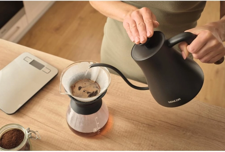 Precise pouring for filtered coffee