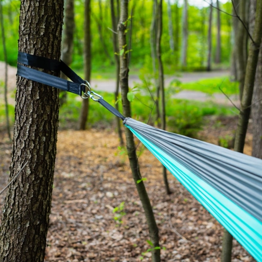 Univerzalno za hamake in gugalnice