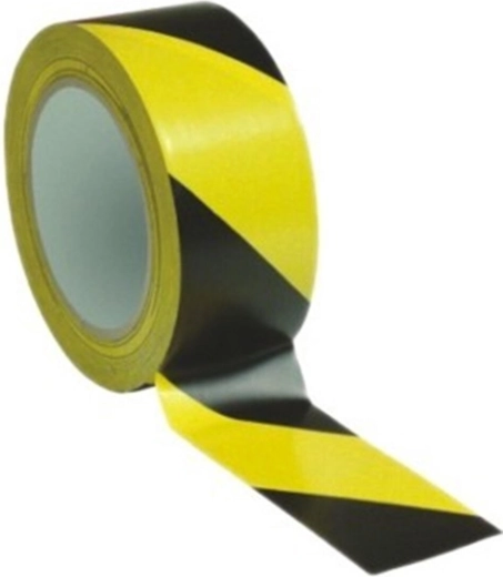 Opozorilni samolepilni trak 48 mm × 66 m, rumeno‑črn, poševne črte v desno