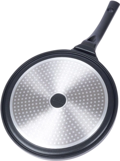 Združljiva z vsemi štedilniki, tudi z indukcijo