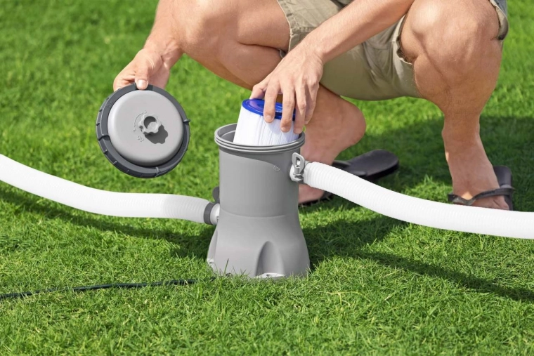 Easy filter cartridge maintenance