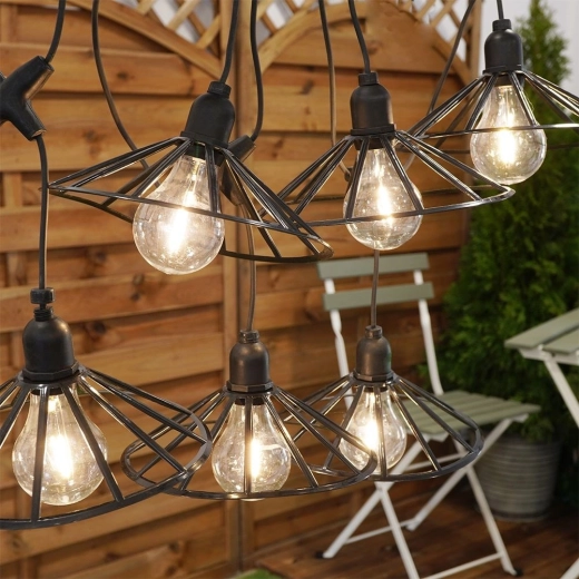 Odporna na prostem zahvaljujoč IP44