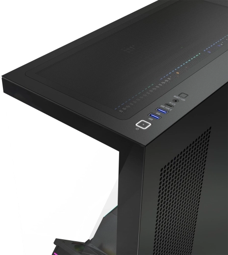 Moderen I/O panel in premišljen pretok zraka