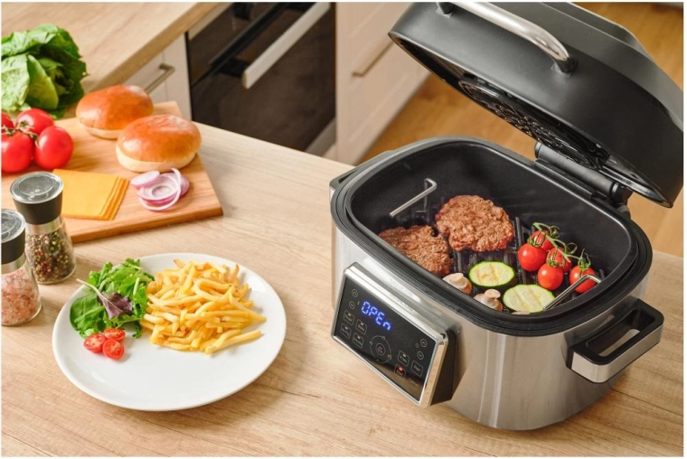 Grilling and baking in one appliance