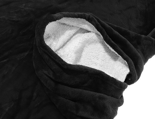 Warm combination of materials for maximum comfort