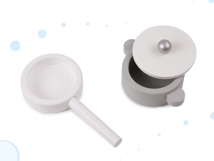 Bogata dodatna oprema iz trpežnega lesa