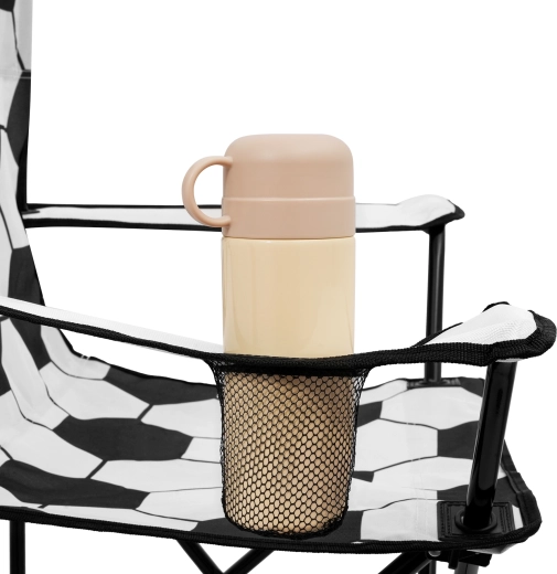 Integrirano držalo za pijačo v naslonu za roke