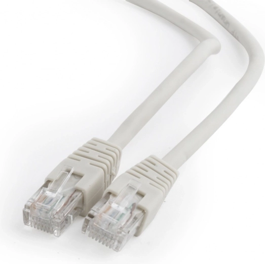 Enostavna priključitev zaradi RJ45 konektorjev