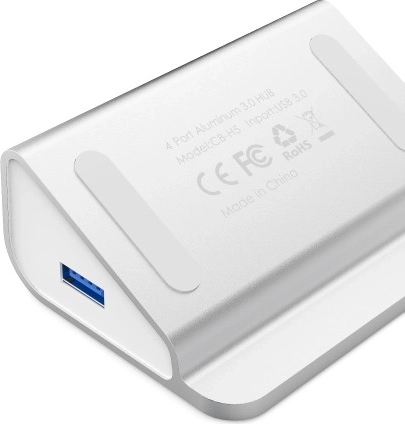 4× USB 3.0 iz enega USB-A