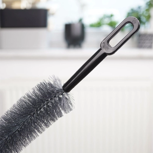 Comfortable handle and hanging option
