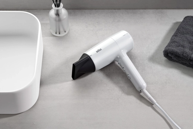 Zložljiv ročaj za preprosto potovanje