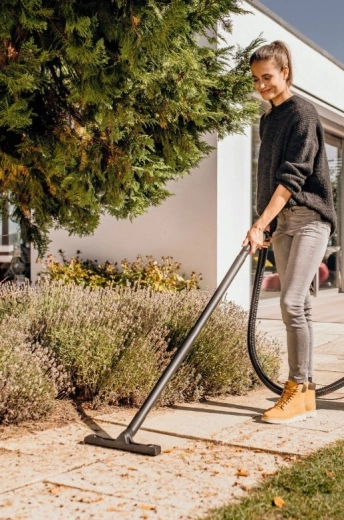 Funkcija pihanja za nečistoče na težko dostopnih mestih