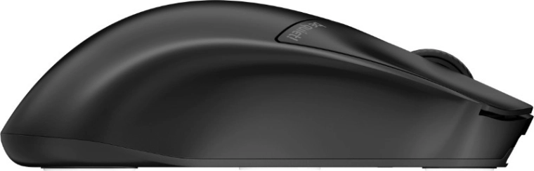 Superlahko ohišje 55 g in simetrična ergonomija