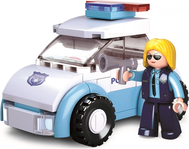 Policistka z vozilom Sluban