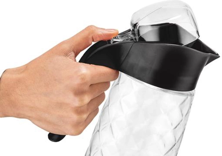 Steklen vrč s pokrovom Qlux 1,6 l