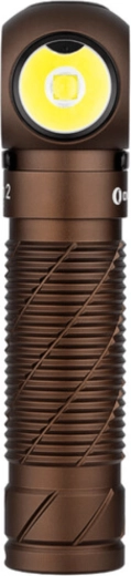 Olight Perun 2 Desert Tan – kompaktna pravokotna svetilka 2500 lm s polnilno baterijo 21700