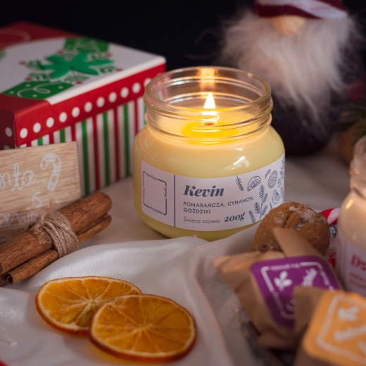 Premium dišeča sveča - Kevin / Poljski izdelek