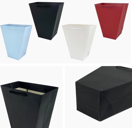 Darilna vrečka 20 × 18 × 10 cm – mešanica motivov