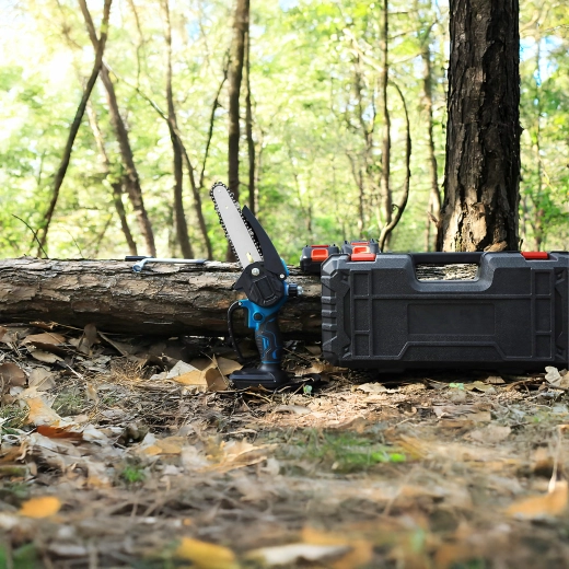 Akumulatorska mini verižno žaga za les in veje