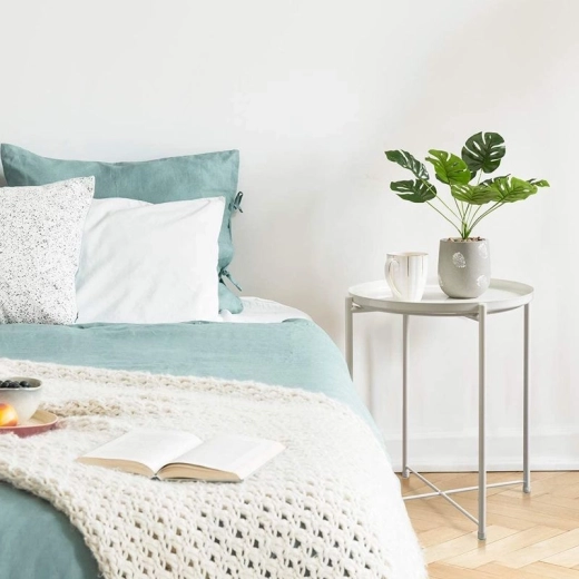 Okrogla kovinska miza v loft slogu - bela