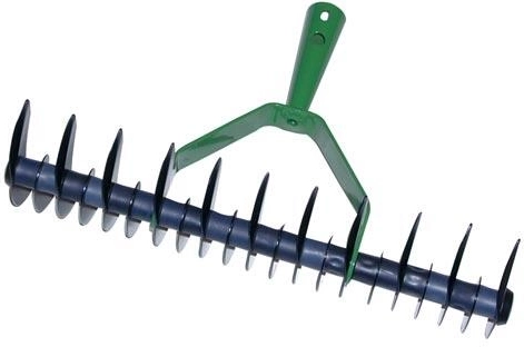 Dvostranski prezračevalnik trate 36 × 13 cm brez ročaja