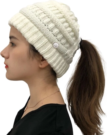 Zimska kapa s čopom - bela