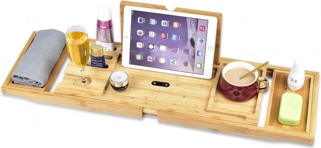 Bambusova polica za kad z držalom za kozarec vina